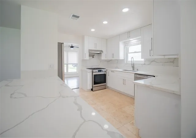 3rd image of 4815 Caris St, Houston, TX 77091 | MLS# 64235993