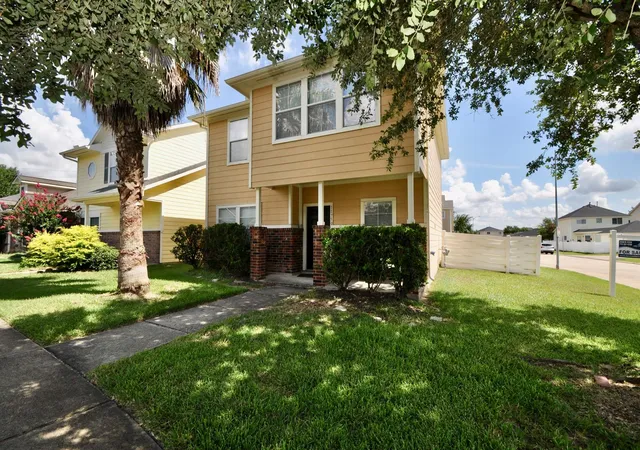 Photo 1 of Single family home for sale at 11750 Jelicoe Dr, Houston, TX 77047 | MLS# 77365211 | Listing updated on 2026-09-05