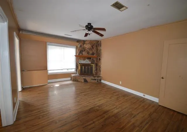 2nd image of 4015 Lakeshore Dr, Port Arthur, TX 77642 | MLS# 86251103