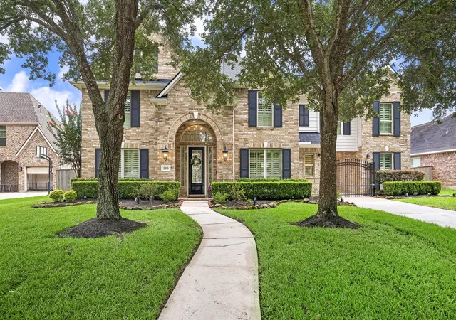 Photo 1 of Sale Pending at 5919 Majestic Pines Dr, Kingwood, TX 77345 | MLS# 16525782 | Listing updated on 2026-09-09