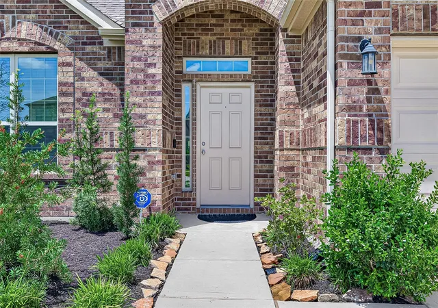 Photo 2 of Single family home for sale at 10535 Amador Peak Dr, Rosharon, TX 77583 | MLS# 27623513 | Listing updated on 2026-10-03