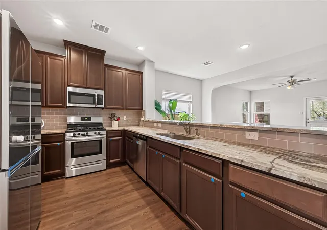 Photo 3 of Single family home for sale at 10535 Amador Peak Dr, Rosharon, TX 77583 | MLS# 27623513 | Listing updated on 2026-10-03