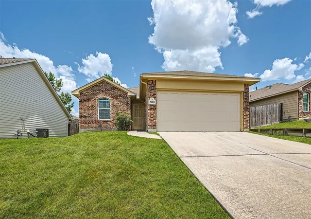 Photo 1 of Single family home for sale at 2000 Briar Grv Dr, Conroe, TX 77301 | MLS# 49350631 | Listing updated on 2026-08-18