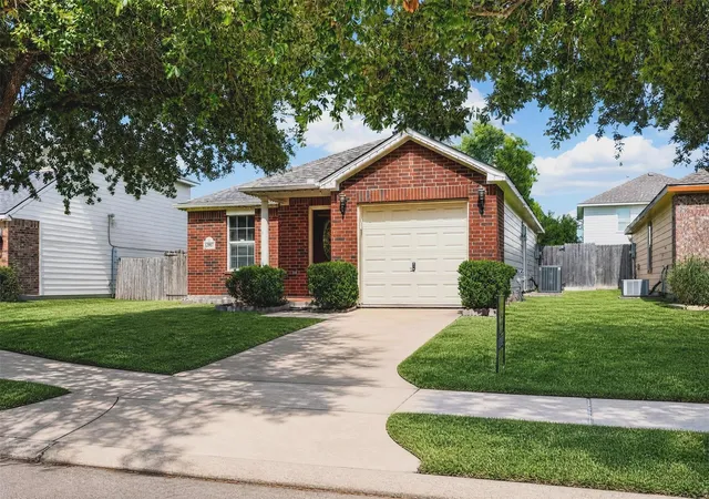 2nd image of 12907 Arnage Ln, Houston, TX 77085 | MLS# 22350316