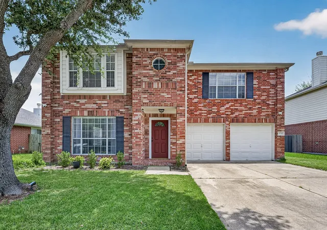 Homes for sale in Pearland, TX | 9710 Berkshire Tr, Pearland, TX 77584 | MLS# 38701737