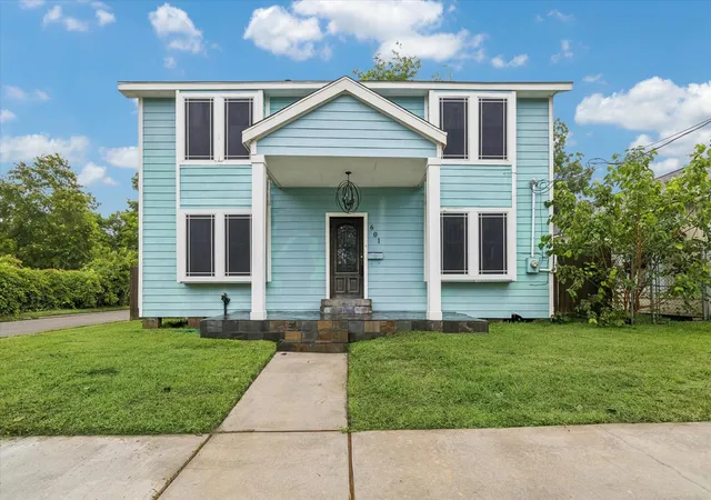 3rd image of 601 W Cleveland St, Baytown, TX 77520 | MLS# 4109563