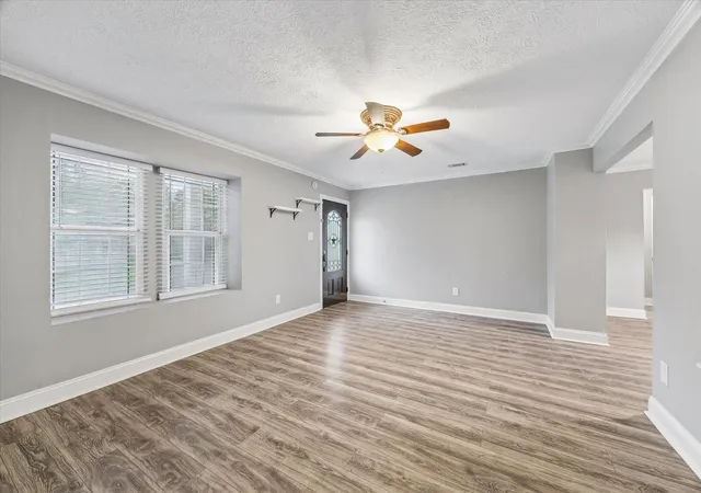 5th image of 601 W Cleveland St, Baytown, TX 77520 | MLS# 4109563