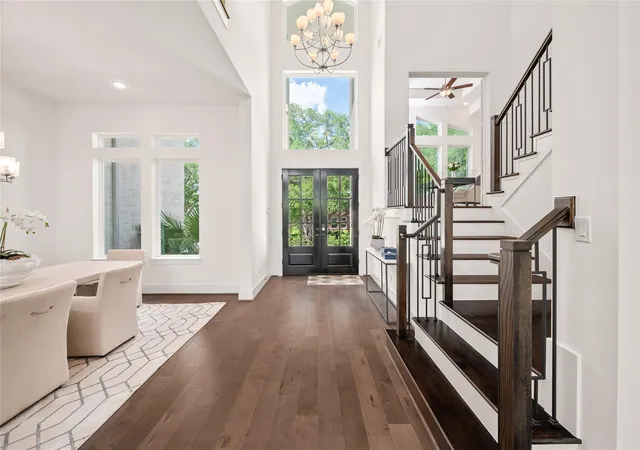 2nd image of 2215 Macarthur St, Houston, TX 77030 | MLS# 50920212