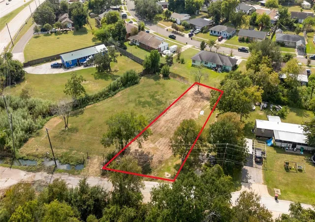 Photo 4 of Land for sale at Tbd Durrain Fry Rd, Baytown, TX 77520 | MLS# 40045631 | Listing updated on 2026-06-01