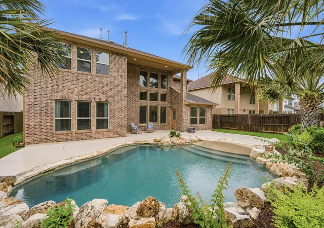Photo 1 of Sale Pending at 28051 Drifters Bnd Dr, Spring, TX 77386 | MLS# 15700191 | Listing updated on 2026-09-17