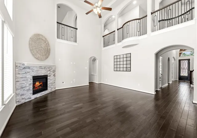 Photo 3 of Sale Pending at 28051 Drifters Bnd Dr, Spring, TX 77386 | MLS# 15700191 | Listing updated on 2026-09-17