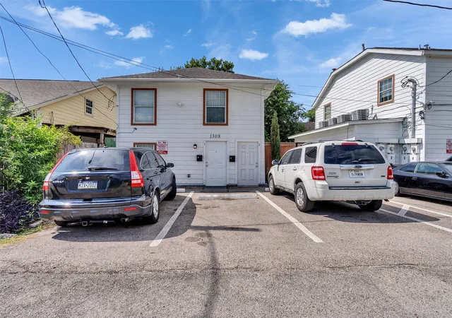 5th image of 2514 Gano St, Houston, TX 77009 | MLS# 85658305