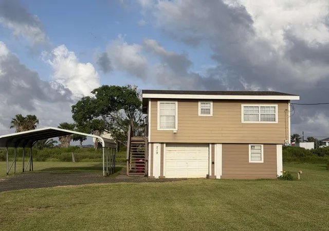 3rd image of 219 Flamingo St, Bay City, TX 77414 | MLS# 39666259