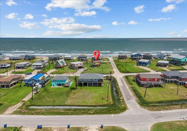 Homes for sale in Surfside Beach, TX | 819 Sea Shell Dr, Surfside Beach, TX 77541 | MLS# 70401562