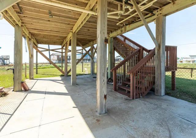 37th image of 819 Sea Shell Dr, Freeport, TX 77541 | MLS# 70401562
