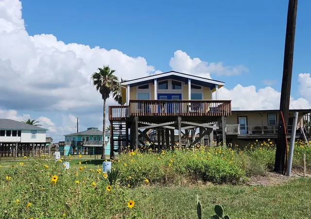 Homes for sale in Surfside Beach, TX | 819 Sea Shell Dr, Surfside Beach, TX 77541 | MLS# 70401562