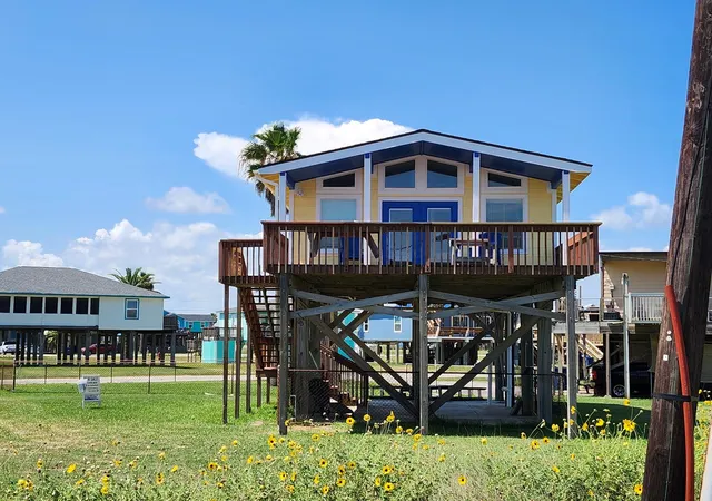 Homes for sale in Surfside Beach, TX | 819 Sea Shell Dr, Surfside Beach, TX 77541 | MLS# 70401562