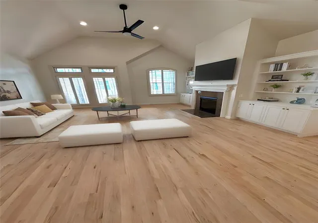 Photo 2 of Single family home for sale at 2 Milan Ests, Houston, TX 77056 | MLS# 59708170 | Listing updated on 2026-09-11