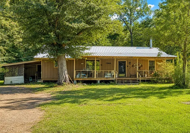 1st image of 515 County Road 422, Bronson, TX 75930 | MLS# 24365745