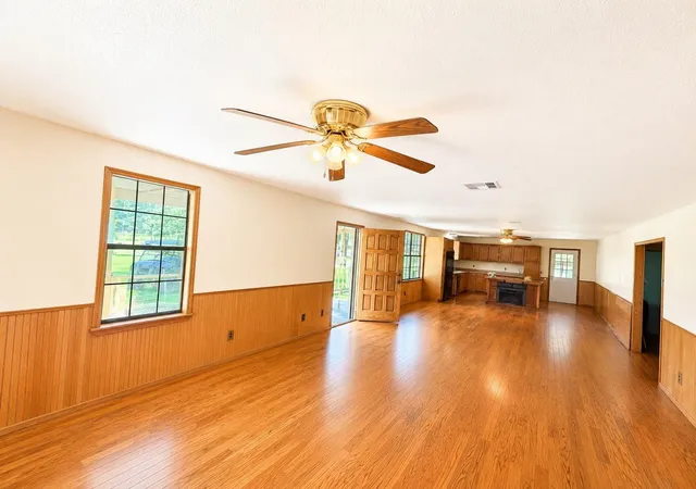 image of 515 County Road 422, Bronson, TX 75930 | MLS# 24365745