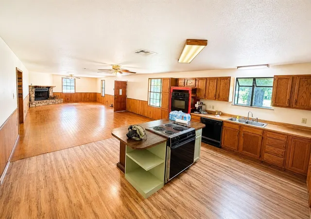 image of 515 County Road 422, Bronson, TX 75930 | MLS# 24365745