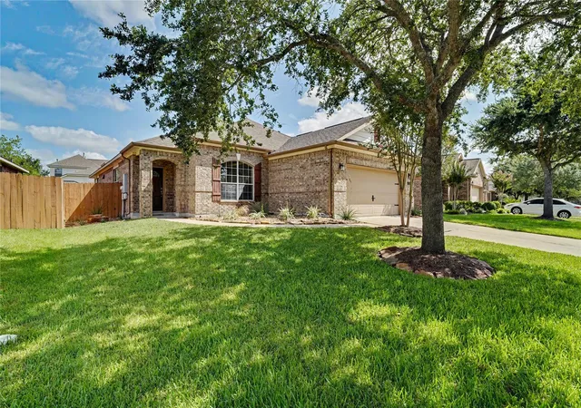 Photo 1 of Sale Pending at 2886 Milano Ln, League City, TX 77573 | MLS# 13690562 | Listing updated on 2026-09-08