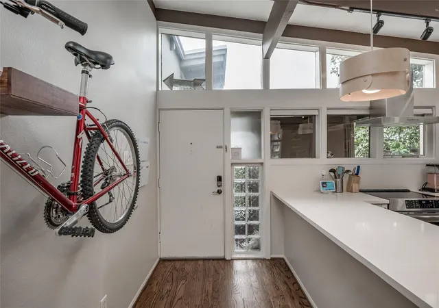 Photo 2 of Condo for sale at 5222 Memorial Dr #5222, Houston, TX 77007 | MLS# 90859277 | Listing updated on 2026-07-21