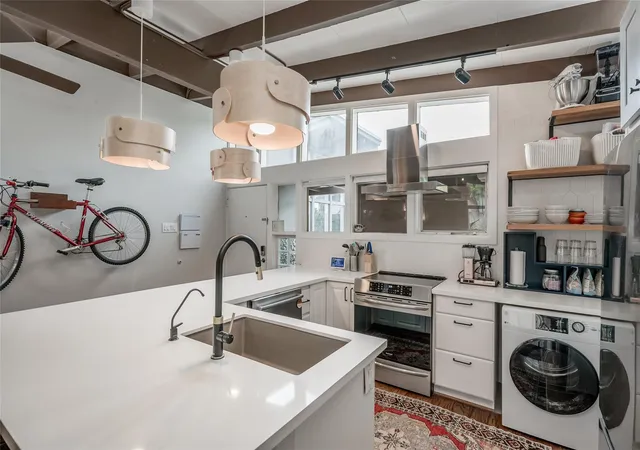 Photo 3 of Condo for sale at 5222 Memorial Dr #5222, Houston, TX 77007 | MLS# 90859277 | Listing updated on 2026-07-21