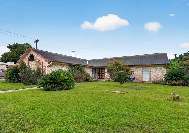 Photo 2 of Single family home for sale at 4310 Luella Ave, Deer Park, TX 77536 | MLS# 32967151 | Listing updated on 2026-09-09
