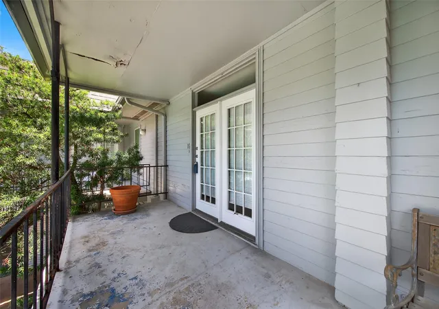 2nd image of 3300 Yorktown St #16, Houston, TX 77056 | MLS# 5049799