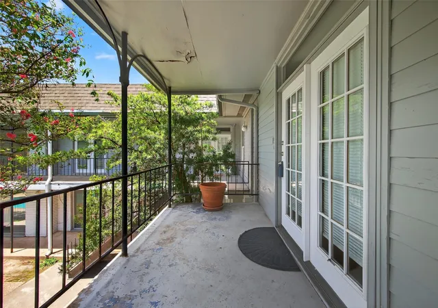 3rd image of 3300 Yorktown St #16, Houston, TX 77056 | MLS# 5049799