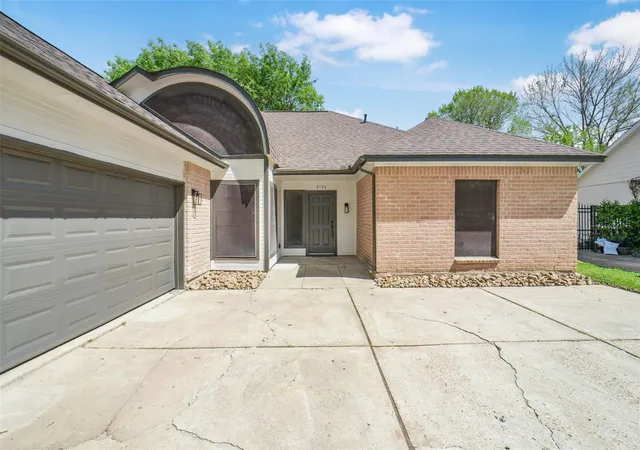 Photo 3 of Single family home for sale at 2126 Windmill Dr, Richmond, TX 77406 | MLS# 25483766 | Listing updated on 2026-07-11