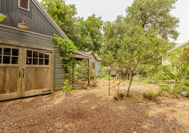 Photo 3 of Sale Pending at 4530 Mckinney St, Houston, TX 77023 | MLS# 79342734 | Listing updated on 2026-09-14