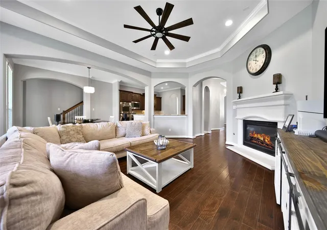 Photo 1 of Sale Pending at 10118 Hutton Park Dr, Katy, TX 77494 | MLS# 62070922 | Listing updated on 2026-09-16