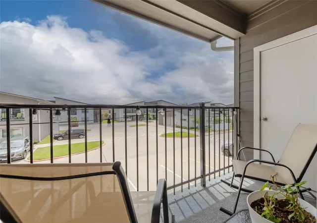 3rd image of 1326 Prairie Dr, Bryan, TX 77803