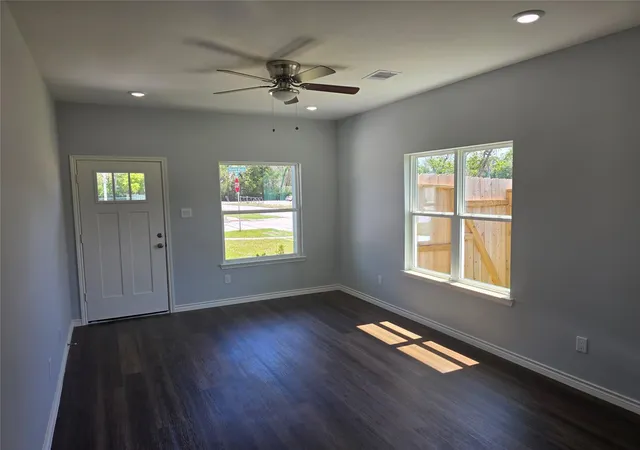 3rd image of 9903 Dipping Woods St, Houston, TX 77076 | MLS# 92735310
