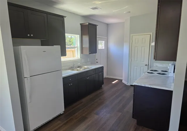 4th image of 9903 Dipping Woods St, Houston, TX 77076 | MLS# 92735310