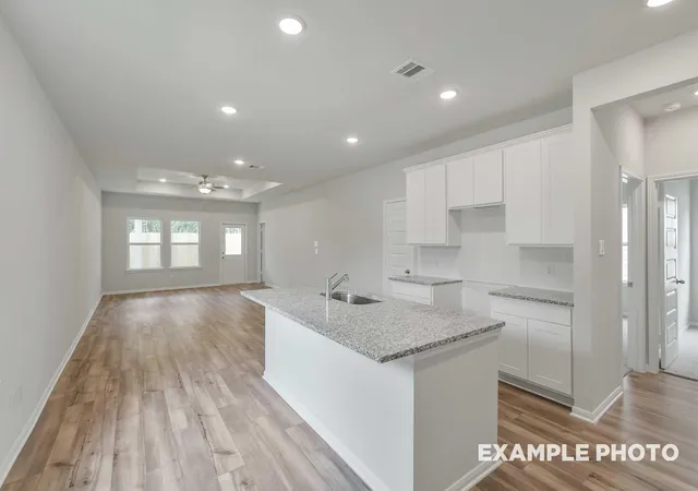 Photo 3 of Sale Pending at 8803 Robin Song Trl, Houston, TX 77078 | MLS# 16850669 | Listing updated on 2026-08-20