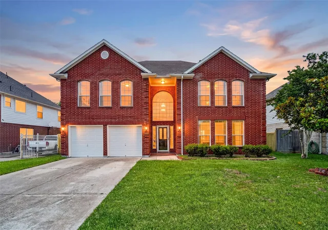 Photo 2 of Single family home for sale at 13910 Sunset View Dr, Houston, TX 77083 | MLS# 6583036 | Listing updated on 2026-09-08