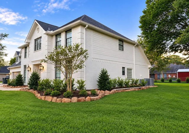 2nd image of 12810 Fisher Dr, Baytown, TX 77523 | MLS# 31718968
