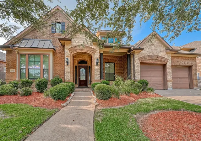 Photo 1 of Sale Pending at 12919 Southern Ridge Dr, Pearland, TX 77584 | MLS# 41966885 | Listing updated on 2026-09-02