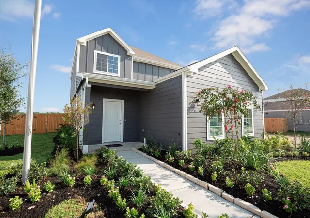 Photo 2 of Sale Pending at 8003 Vanilla Orchid Dr, Houston, TX 77016 | MLS# 65817133 | Listing updated on 2026-09-02