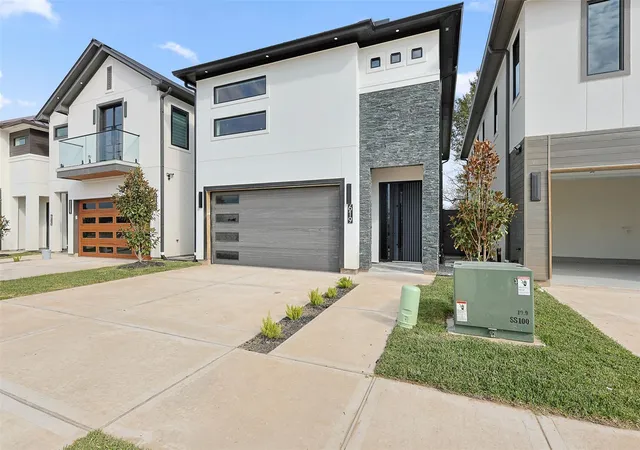 Photo 2 of Single family home for sale at 619 Rolling Oaks, Stafford, TX 77477 | MLS# 40538692 | Listing updated on 2026-06-13