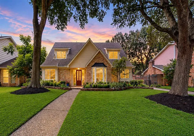 Single family home for sale at 11007 Ella Lee Ln, Houston, TX 77042 | MLS# 57488050