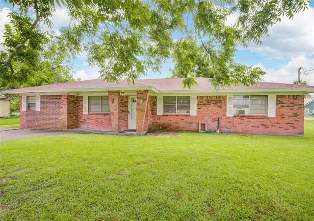 Homes for sale in Freeport, TX | 1421 N Avenue S, Freeport, TX 77541 | MLS# 95241896