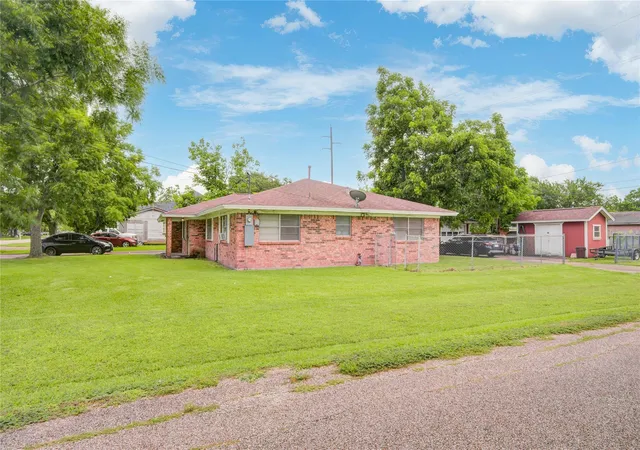 Homes for sale in Freeport, TX | 1421 N Avenue S, Freeport, TX 77541 | MLS# 95241896