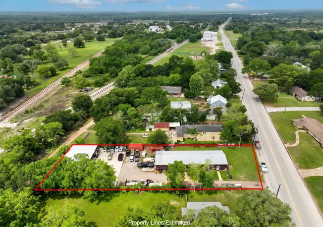 Photo 3 of Single family home for sale at 518 Columbus Rd, Sealy, TX 77474 | MLS# 51428409 | Listing updated on 2026-04-22