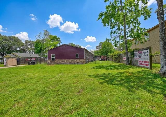Photo 3 of Single family home for sale at 518 Columbus Rd, Sealy, TX 77474 | MLS# 51428409 | Listing updated on 2026-04-22