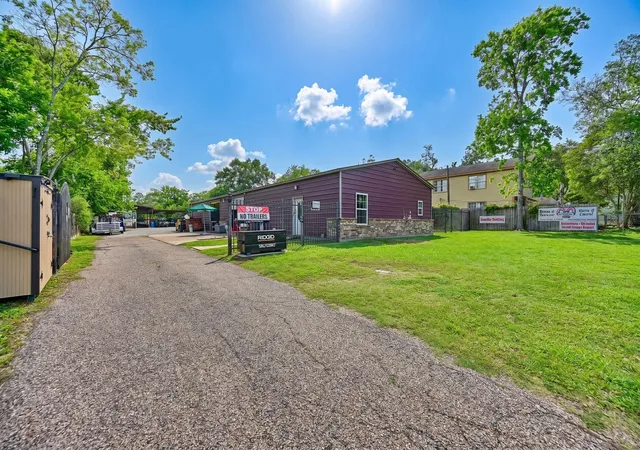 Photo 4 of Single family home for sale at 518 Columbus Rd, Sealy, TX 77474 | MLS# 51428409 | Listing updated on 2026-04-22