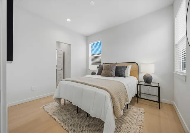 4th image of 817 Thornton Rd #F, Houston, TX 77018 | MLS# 68260408